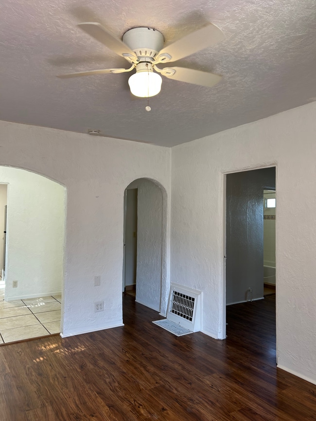 Photo - 33141 Case St