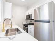 Photo - 608 W 6th St Apartment Unit 03