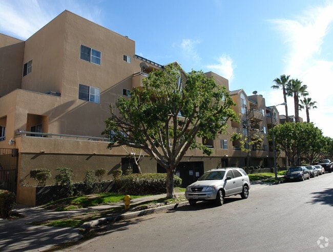 Building Photo - Magnolia Villas South