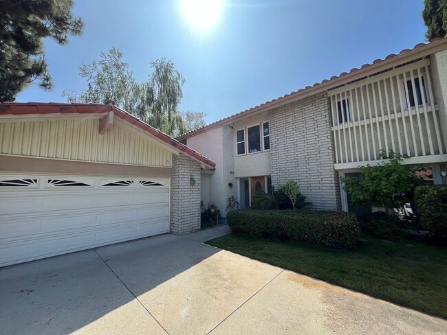 Westlake Village 4+2.5 w/pool, spa, green ... - Westlake Village 4+2.5 w/pool, spa, green ... House