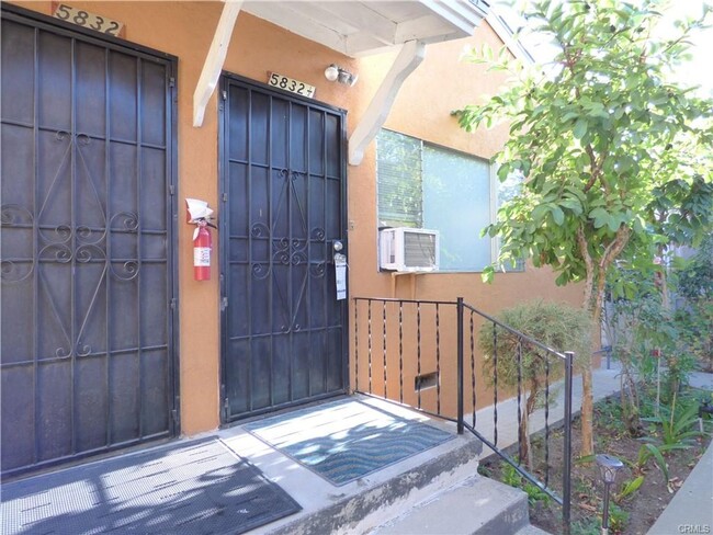 Photo - 5832 Camerford Ave Unit #5832