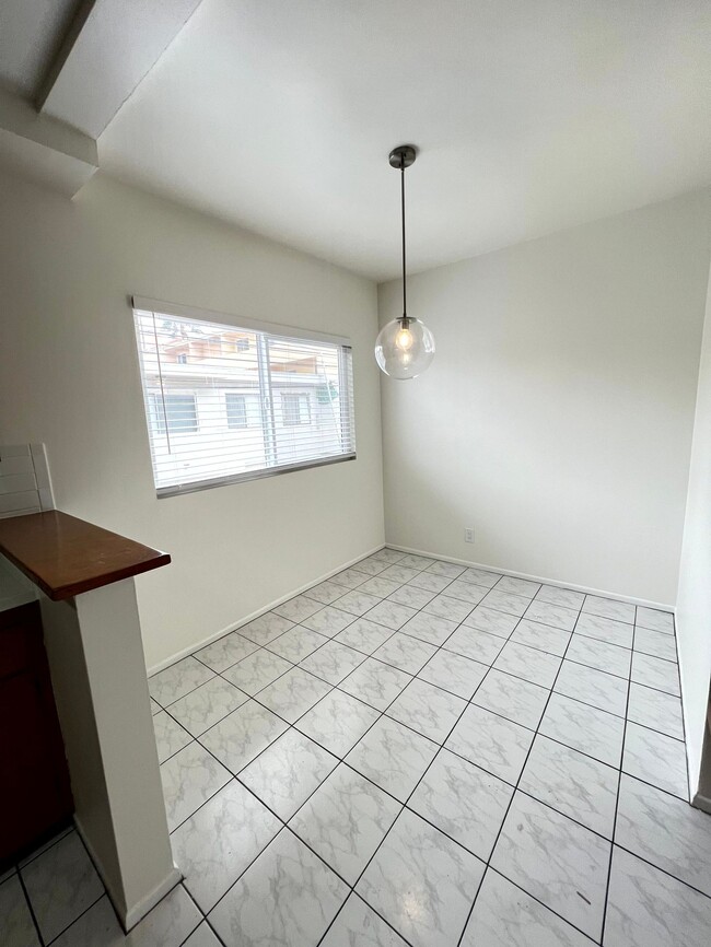 Photo - 1322 Amherst Ave Unit 8