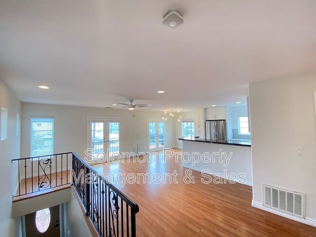 Photo - 316 1/2 Surfrider Way