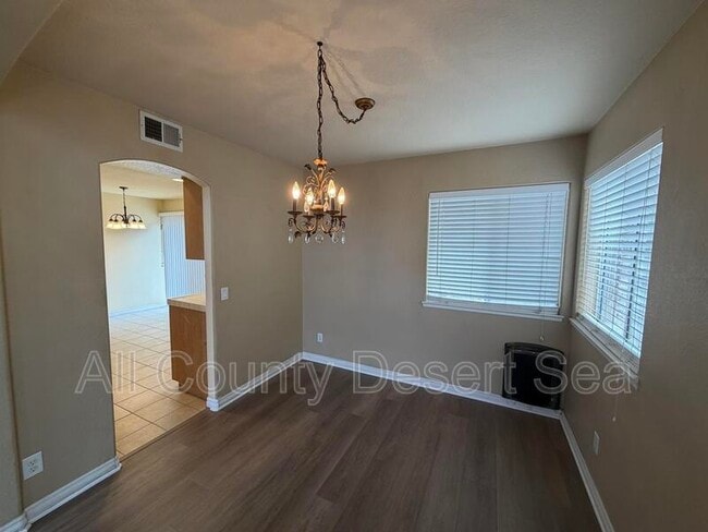 Photo - 12 St Moritz St