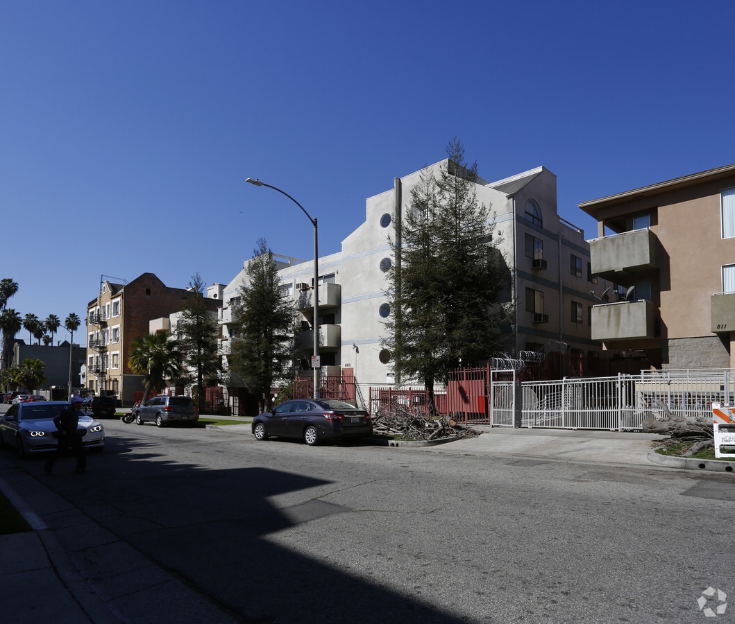 Fedora Apartments - Fedora Apartments