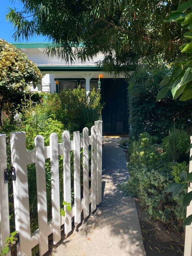 Alvarado - Alvarado Apartment Unit 119