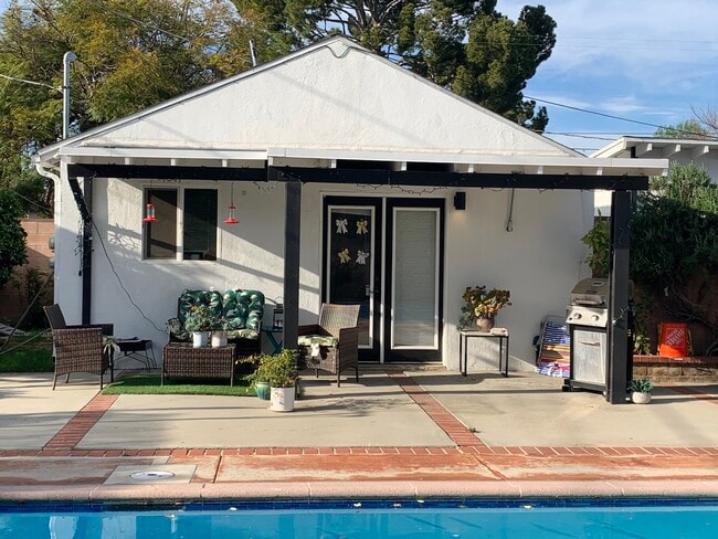 Photo - 6271 Saloma Ave