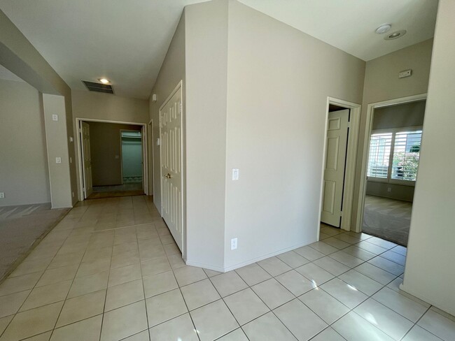 Photo - AVAILABLE NOW  ! LOVELY 3 Bedroom/ 2 Bathroom Home in Laguna De La Paz!