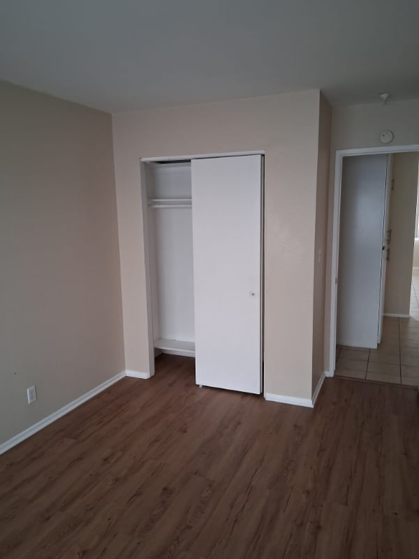 Photo - 4438 138th St Unit 4453 W 138th St