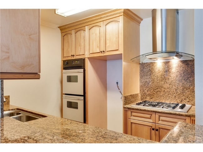 Photo - 18620 Hatteras St Condo