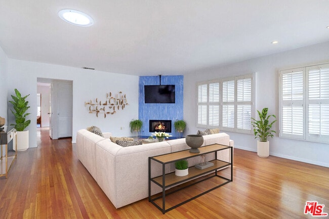 Photo - 8404 Holy Cross Pl