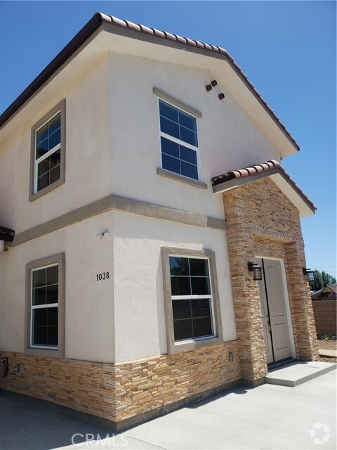 Building Photo - 1036 W Fernleaf Ave Rental