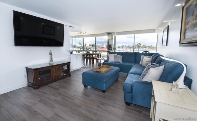 Photo - 1710 Avenida Del Mundo Unit 105