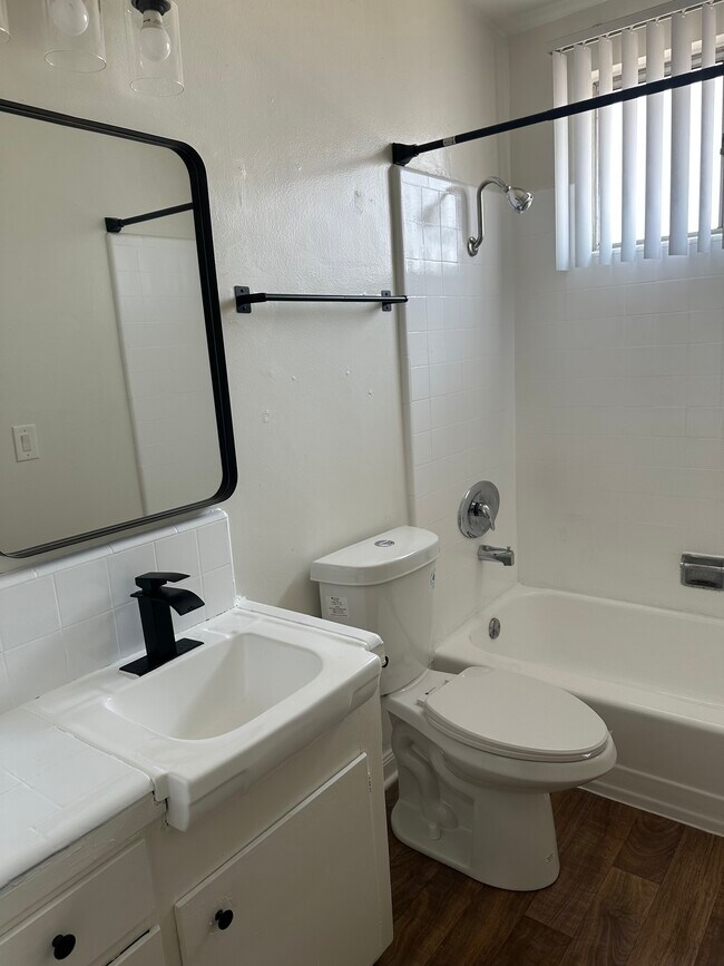 Photo - 8036 Owensmouth Ave