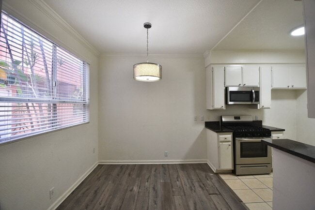 Photo - 11107 La Maida St Unit 103