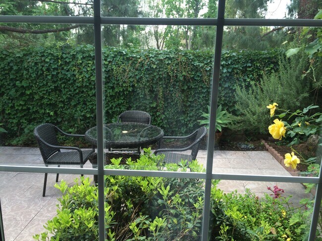 Photo - 5608 Roundtree Pl