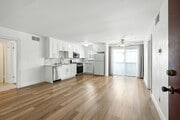 Photo - Tarzana Plaza Apartments