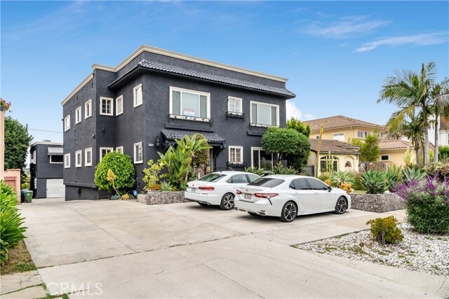 Photo - 1229 S Longwood Ave Townhome