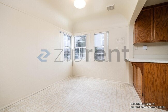 Photo - 399 G St