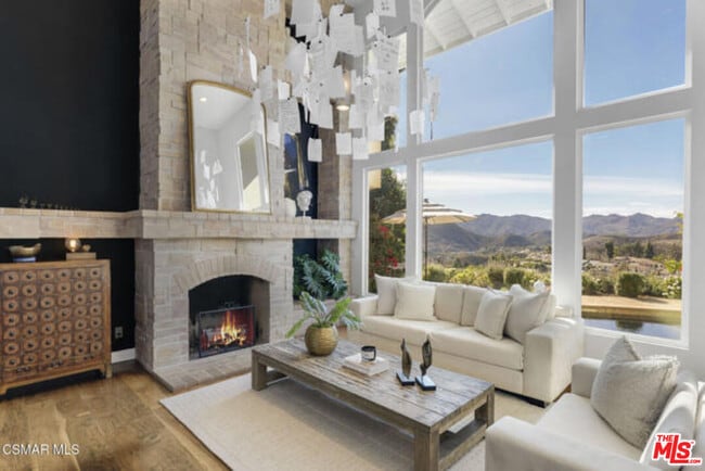 Photo - 987 Brookview Ave