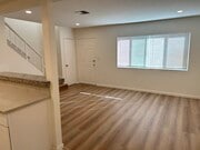 Photo - 915 Carob Way
