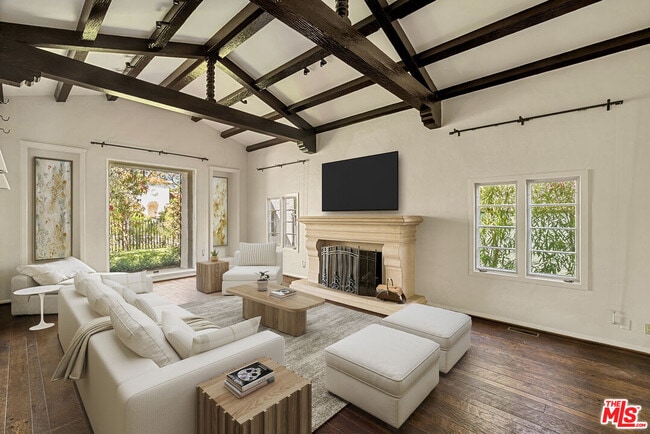 Photo - 512 N Palm Dr