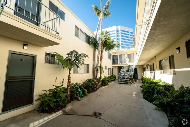 Building Photo - 12323 Texas Ave Rental