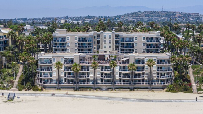 Photo - Beachfront Oasis - 3 bed 2 bath in Alamitos Beach