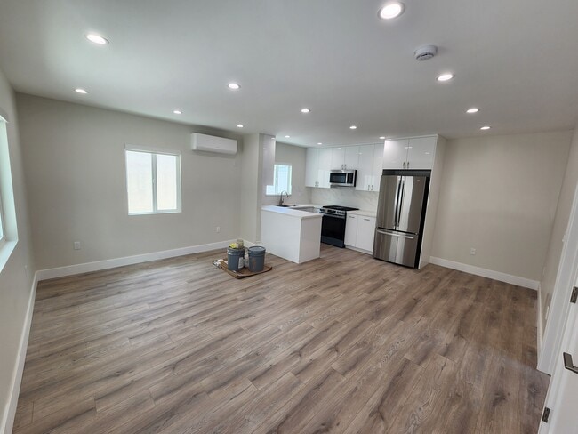 Photo - 528 Amherst Dr