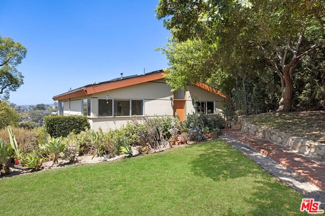Photo - 2021 Park Dr