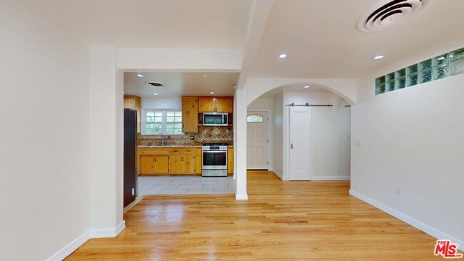 Photo - 19022 Sylvan St