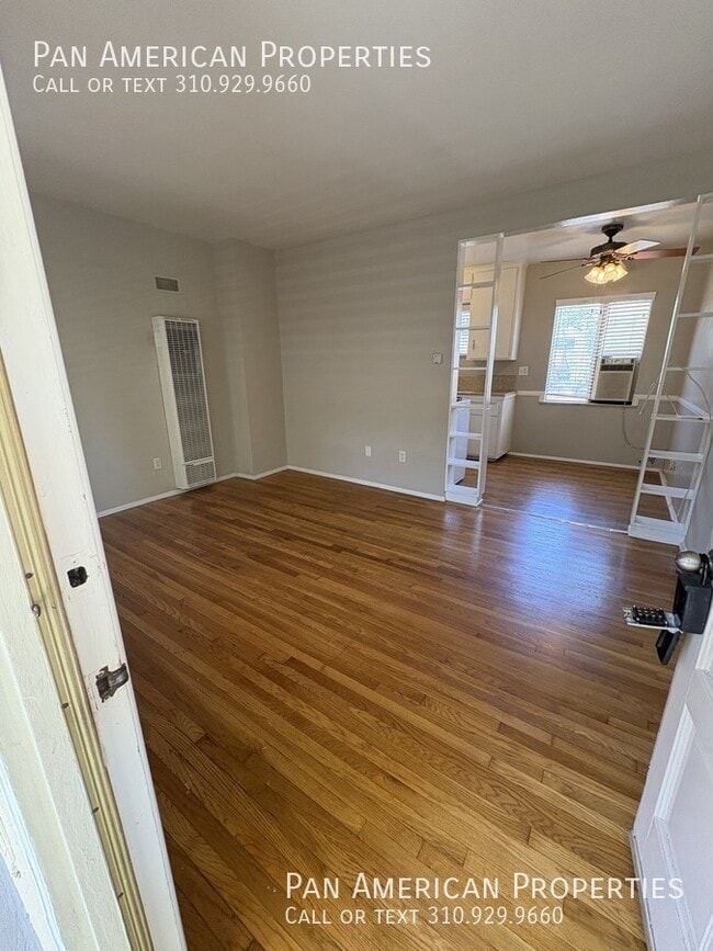 Building Photo - 335 S Los Robles Ave Unit E