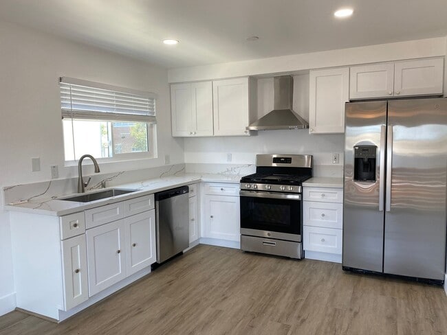 Photo - 4410 Highland Ave Unit B
