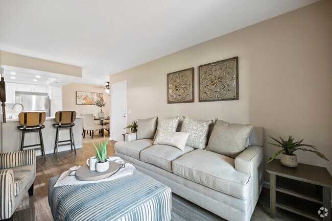 Photo - The Oaks Apartments