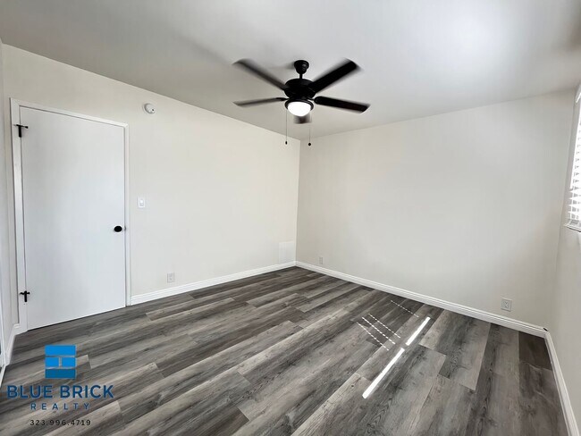 Photo - 15352 Vanowen St Unit 18