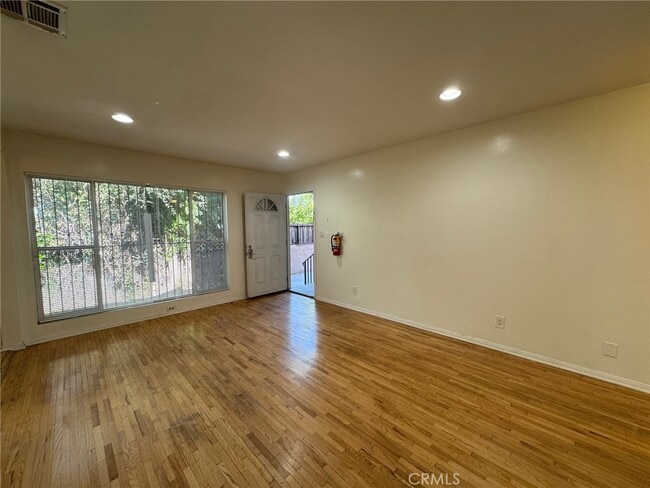 Photo - 1372 W 36th St Condo Unit 1372