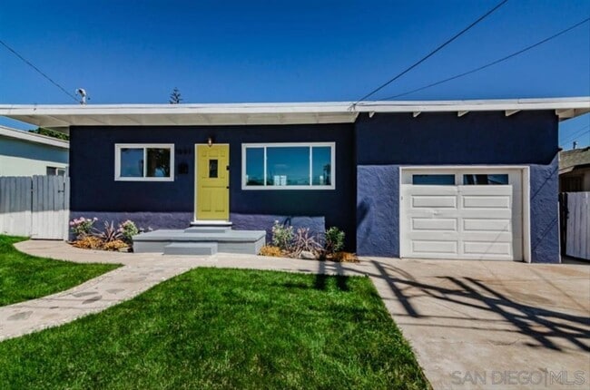 Building Photo - Remodeled 3 bedroom 2 bath.  Fenced yard. Outdoor shower, deck ,attached garage. Near beaches.