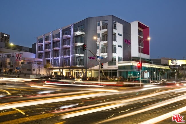 Photo - 950 S Fairfax Ave Condo Unit 2605