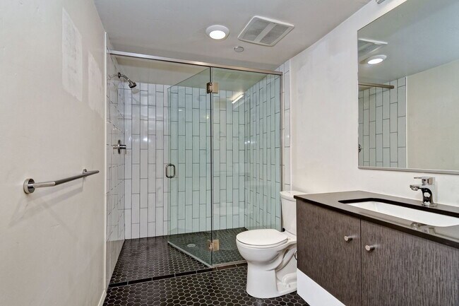 Photo - 2870 Fourth Ave Unit 211