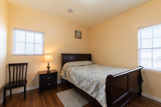 Photo - 2721 W 82nd Pl Unit 1Bedroom