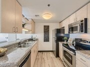 Photo - 425 W Beech St