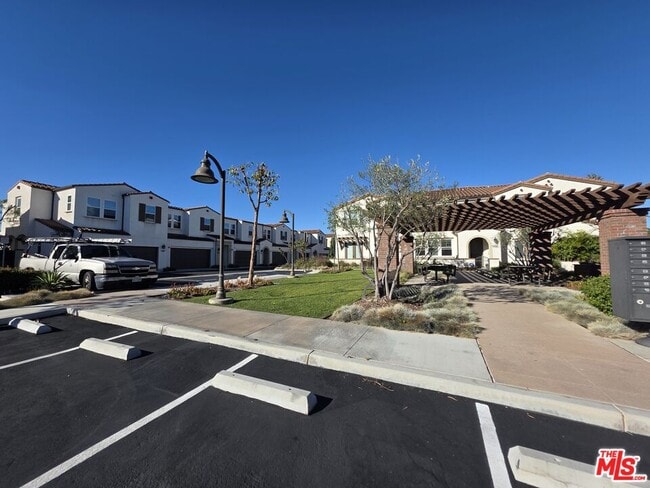 Photo - 5308 Harvard Wy