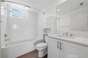 Photo - 629 W 17th St