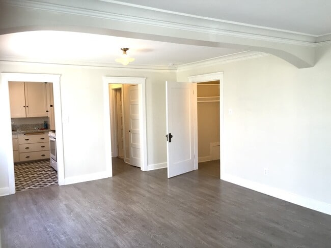 Photo - 156 S Catalina St