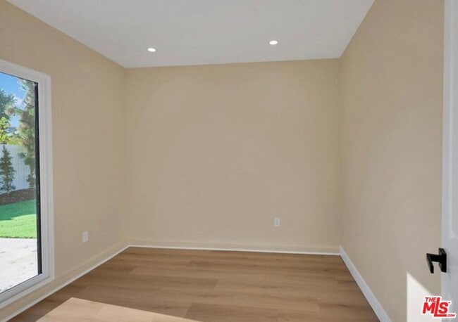 Photo - 10507 Dempsey Ave