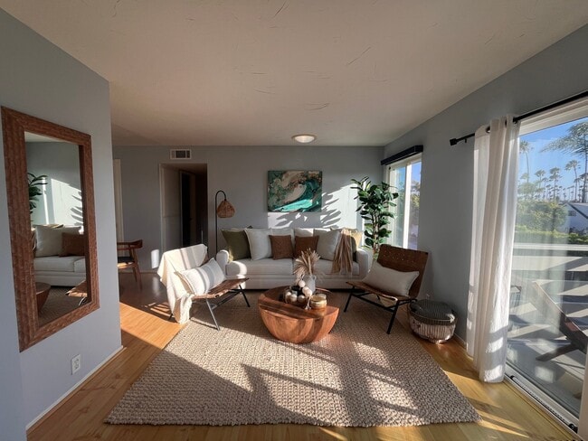 Photo - 3075 E Harbor Blvd