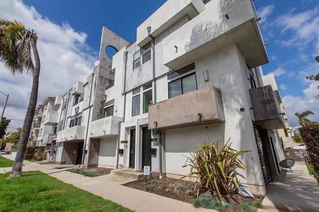 Building Photo - 8639 Whitworth Dr Unit 102