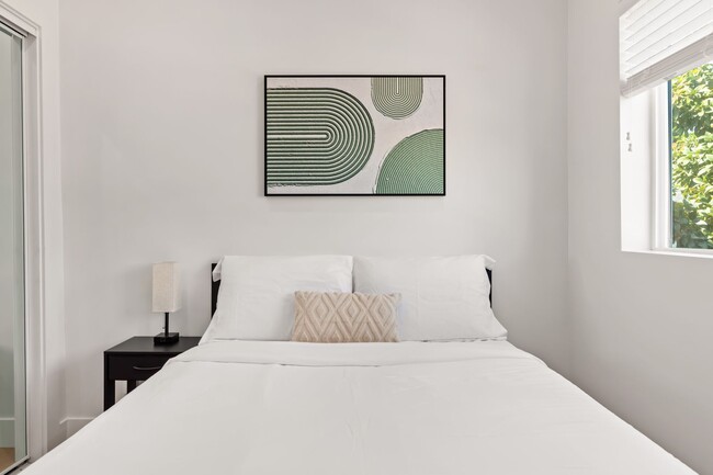 Photo - A 3 Bedroom apartment with ensuite bathrooms, common areas and a fully functional kitchen at 1736... Unit Single Room - 1