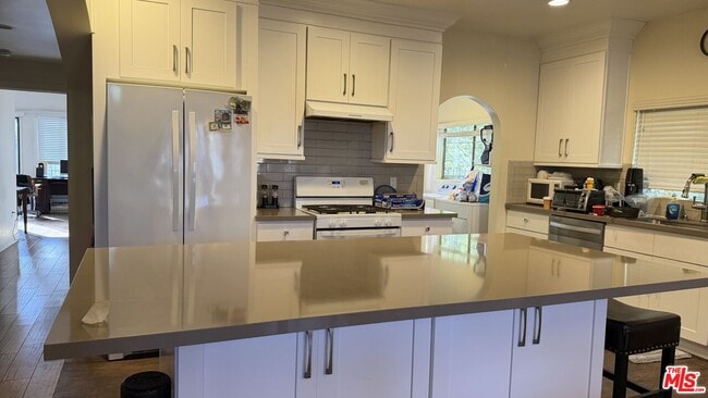 Photo - 957 5th Ave