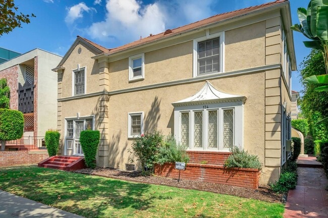 Building Photo - Lagre Unit B